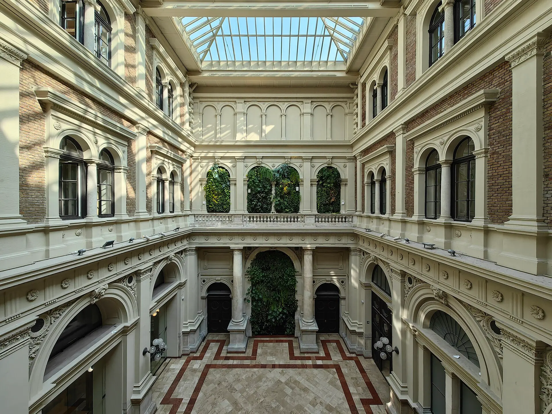 Korvin Universiteti — 3