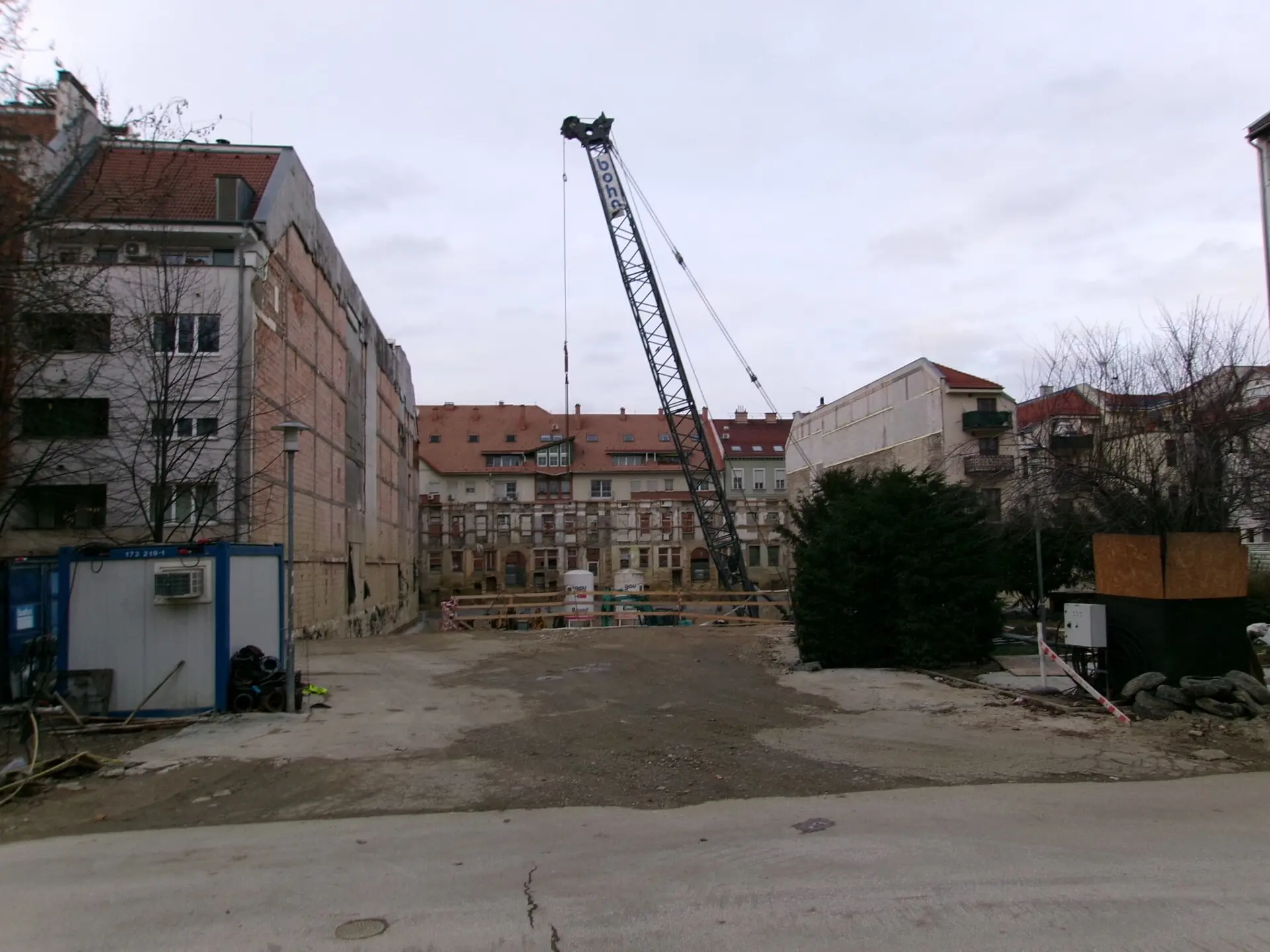 Университет Земмельвайса — 6