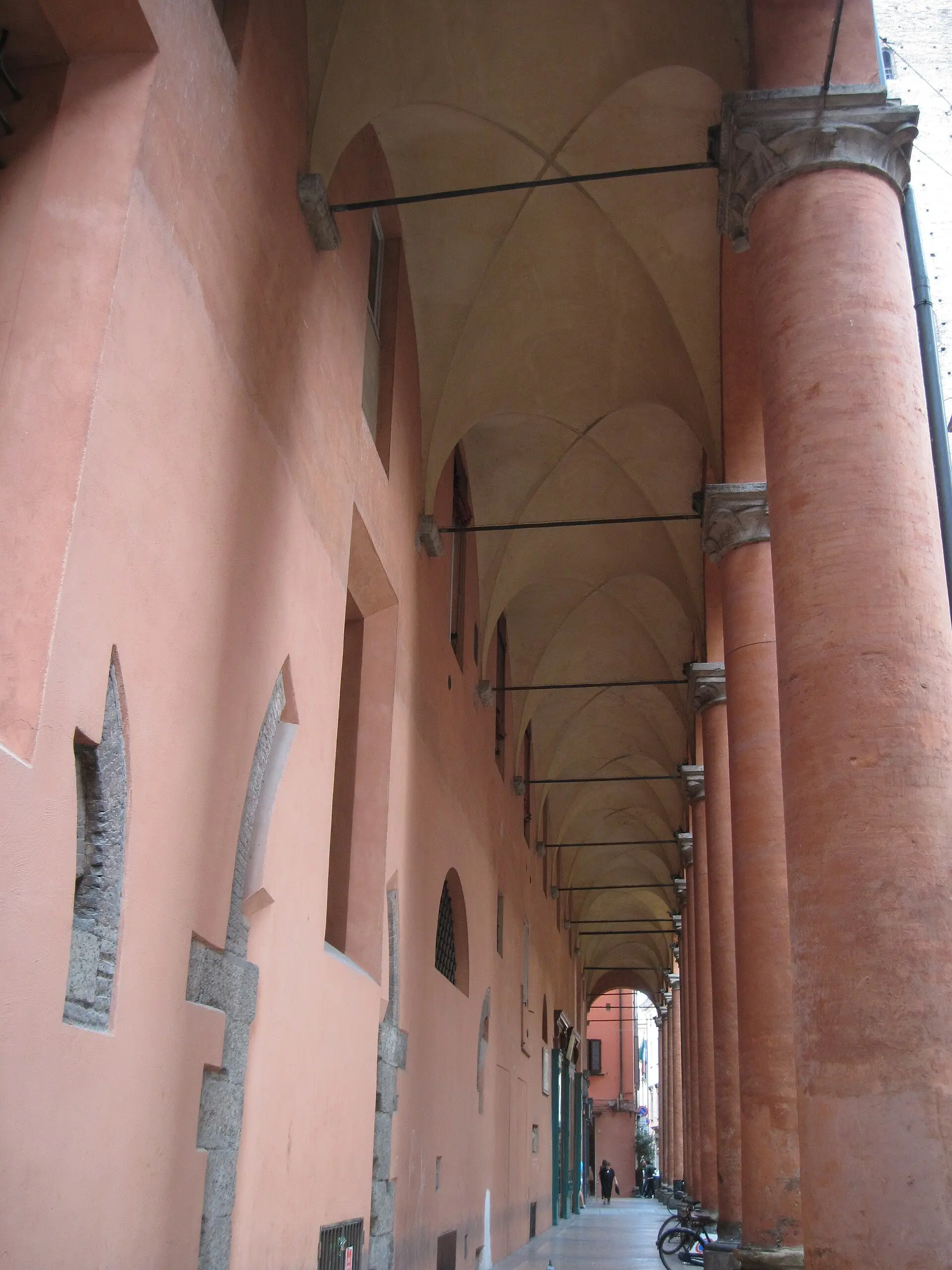 Boloniya Universiteti — 4